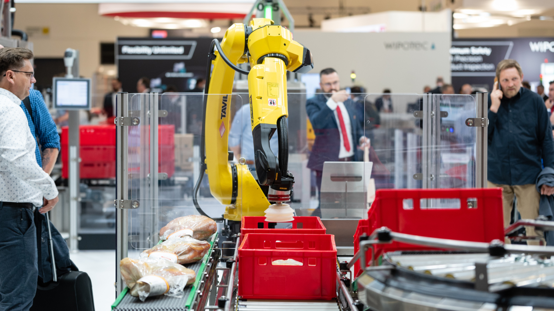 Thanks to AI, industrial robots can operate with greater autonomy and agility. (Source: Messe Frankfurt)