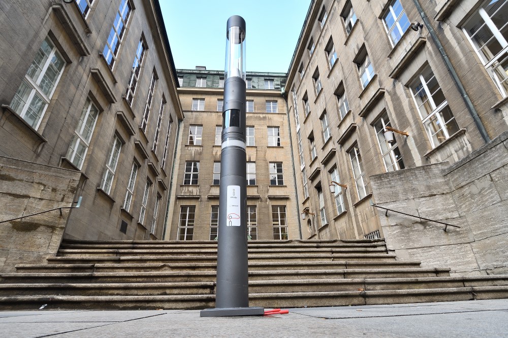 Smart poles stand for the connectivity of and in smart cities.(Source: Smart Poles / innogy SE 2019)